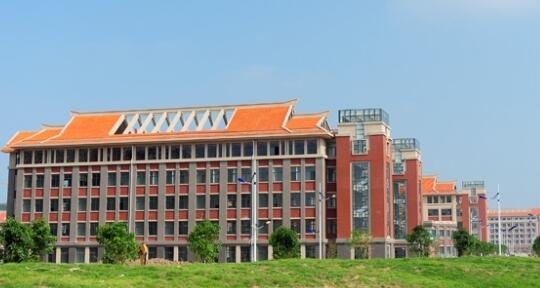 北部灣大學(xué)在哪里？北部灣大學(xué)濱海校區(qū)地址是多少？郵編是多少？