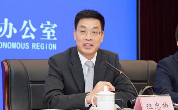 班忠柏簡歷：廣西政協(xié)民族和宗教委主任班忠柏，曾任廣西民宗委主任，防城港市長